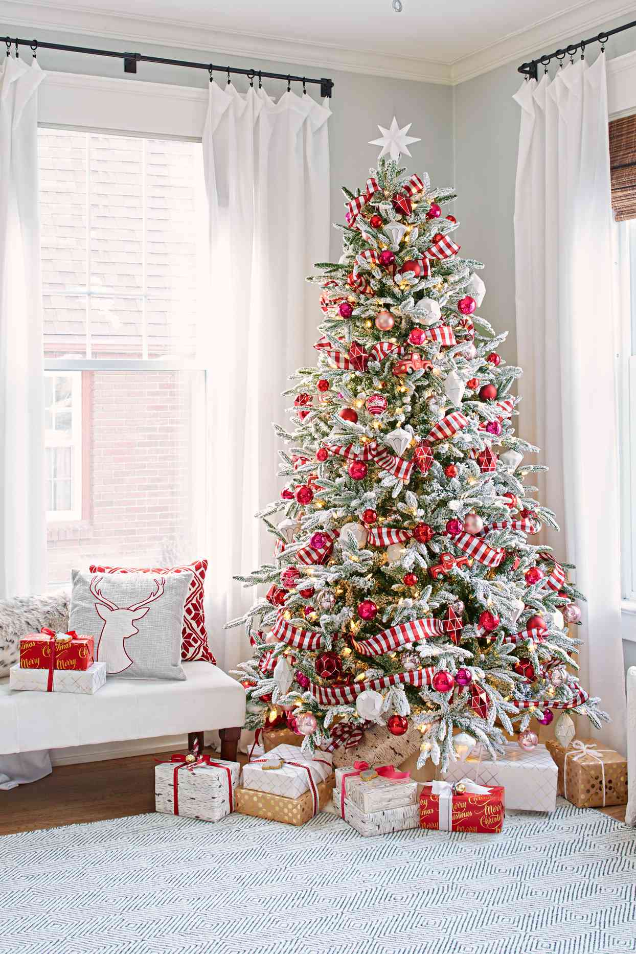 candy cane christmas tree presents 5d44a1bf0 d068a72c9f6249d6aa63c0a8d9cdfc0e