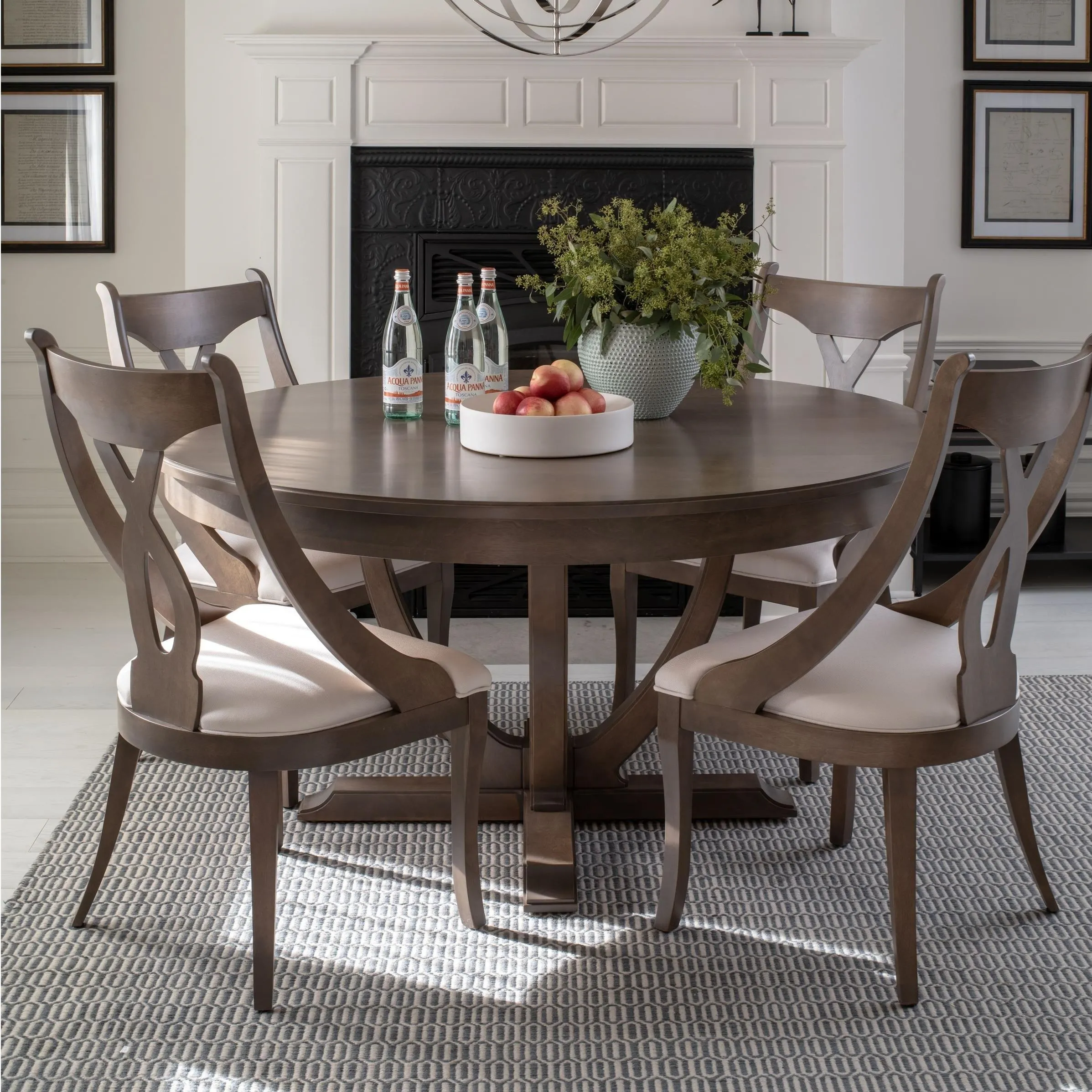 round dining table